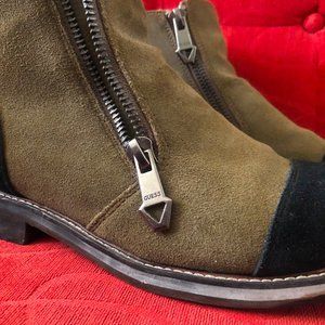 MEN'S CHELSEA BOOT by 'GUESS'. OLIVE & BLACK  (11)
